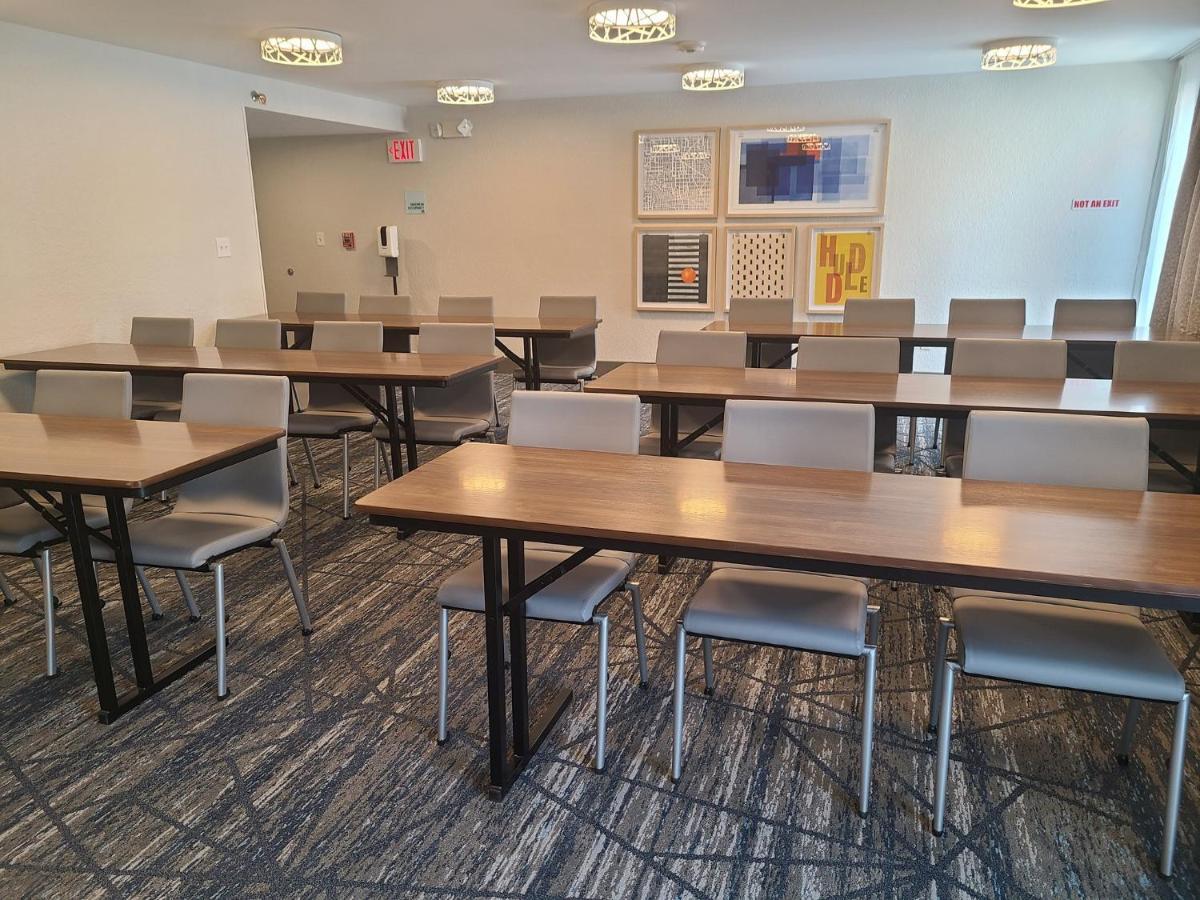 Hotel Express Lauderdale North - Executive Airport By Ihg